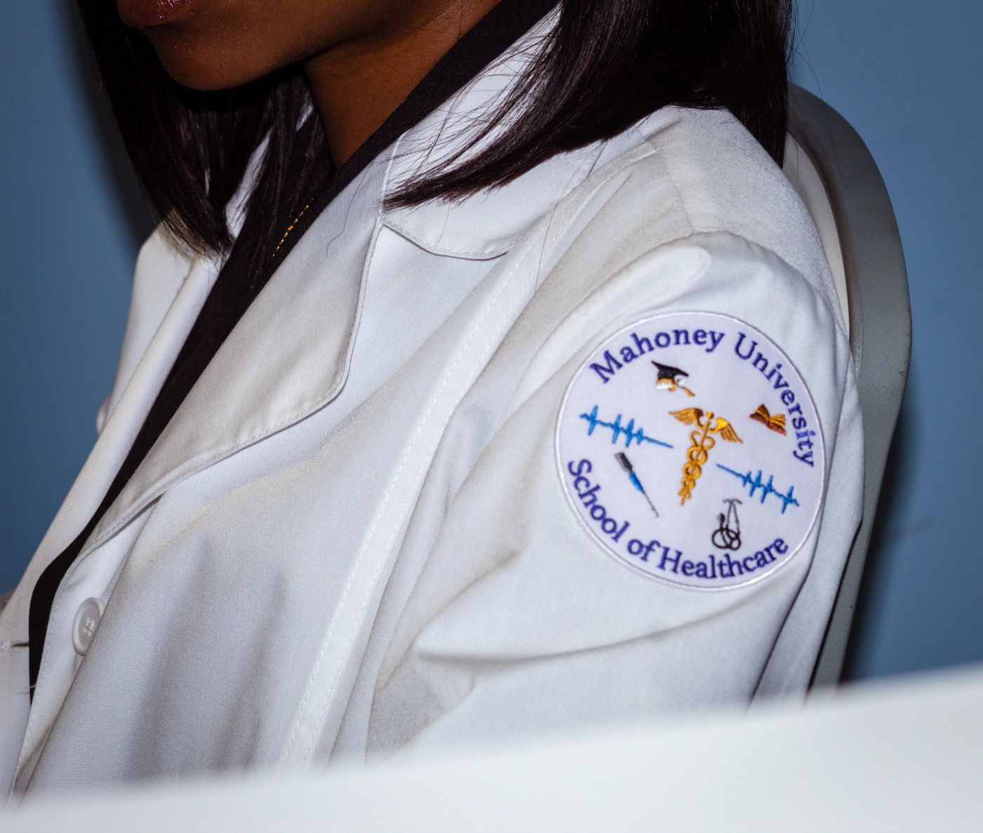 The Mahoney school emblem